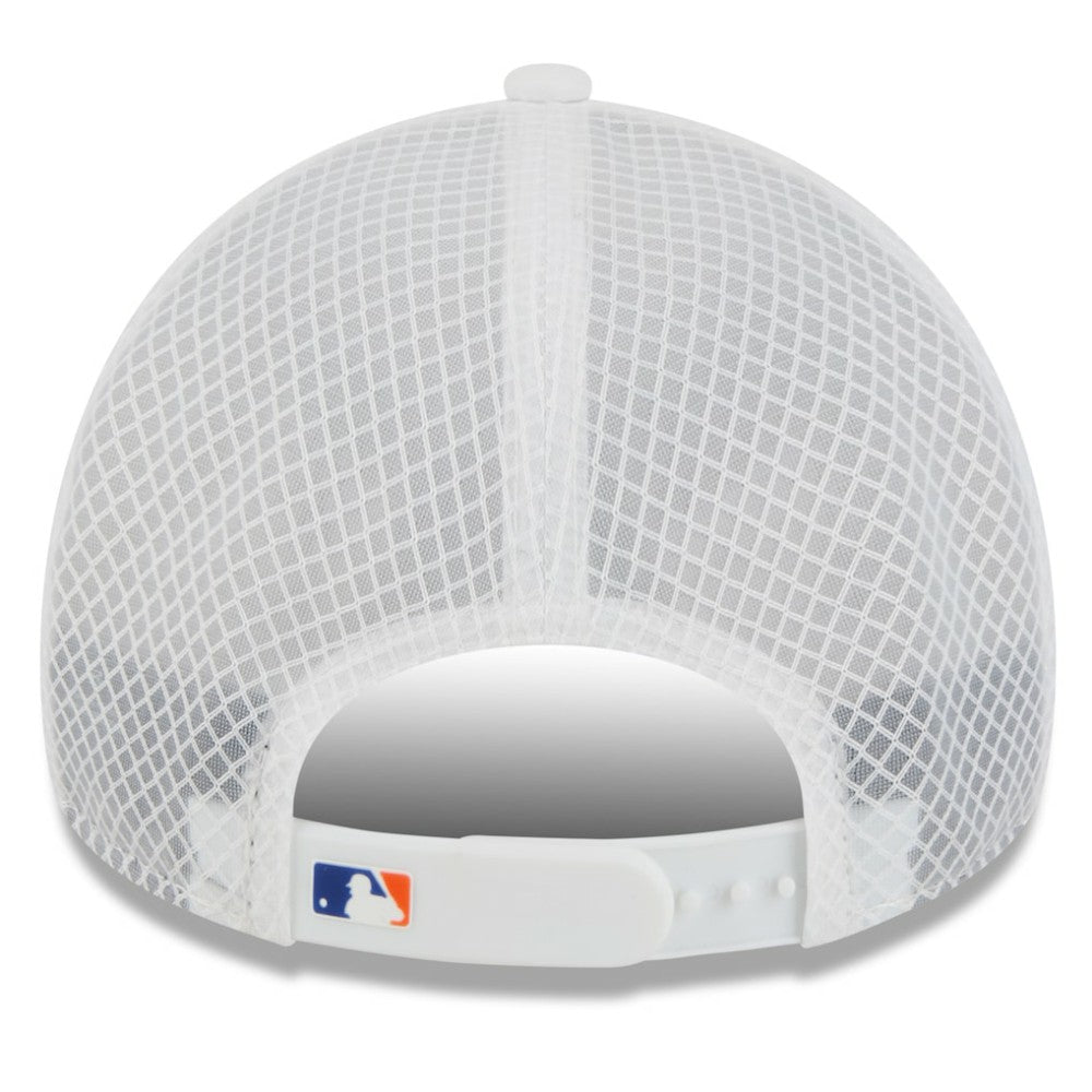 New York Mets 2026 Batting Practice Apex 9FORTY Adjustable Trucker Hat - White | New Era