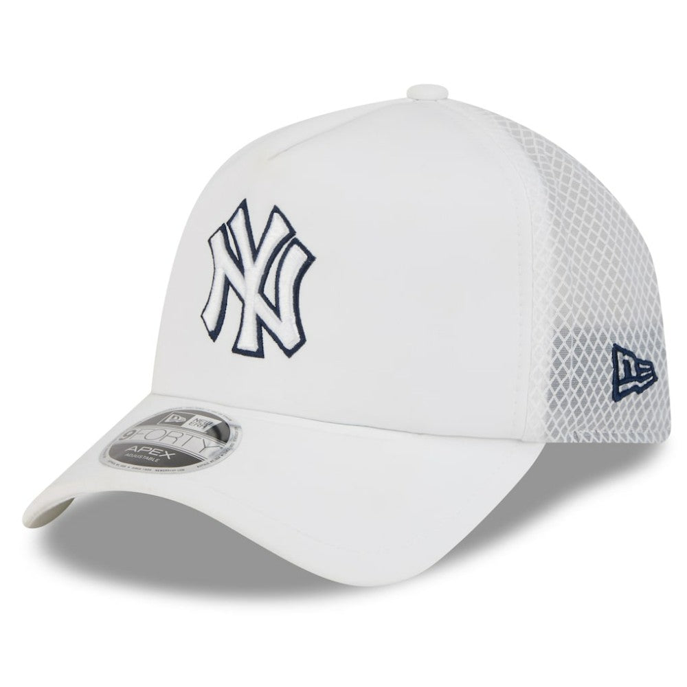 New York Yankees 2026 Batting Practice Apex 9FORTY Adjustable Trucker Hat - White | New Era