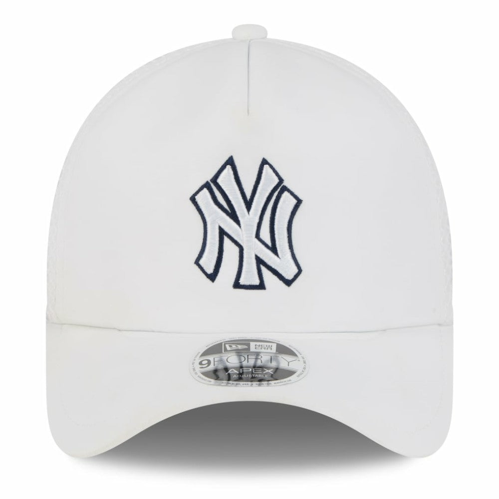 New York Yankees 2026 Batting Practice Apex 9FORTY Adjustable Trucker Hat - White | New Era