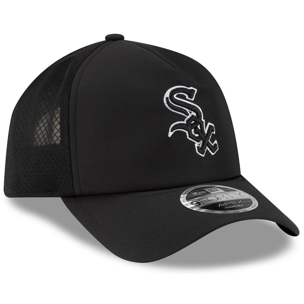 Chicago White Sox 2026 Batting Practice Apex 9FORTY Adjustable Trucker Hat - Black | New Era