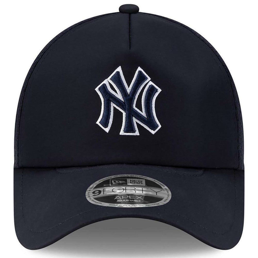 New York Yankees 2026 Batting Practice Apex 9FORTY Adjustable Trucker Hat - Navy | New Era