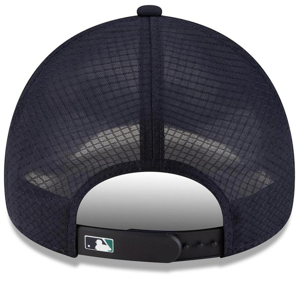 Seattle Mariners 2026 Batting Practice Apex 9FORTY Adjustable Trucker Hat - Navy | New Era