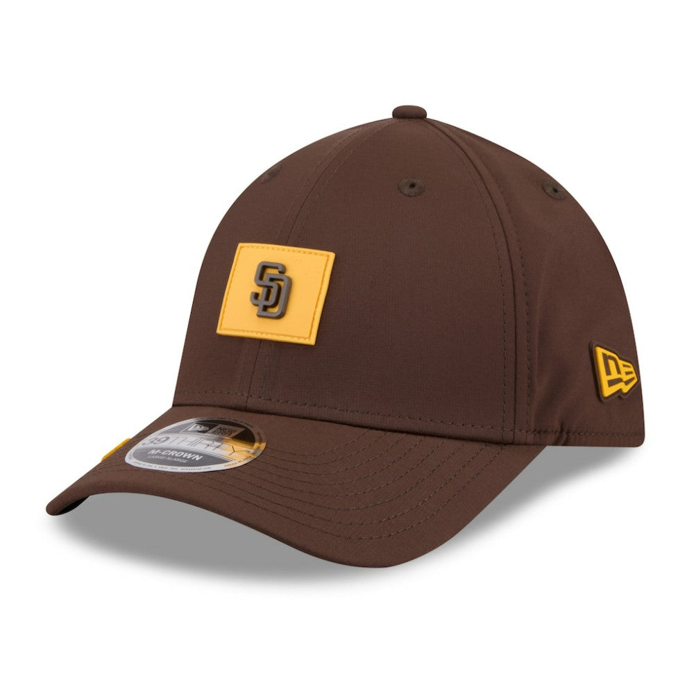 San Diego Padres 2026 Clubhouse M-Crown 39THIRTY Flex Hat - Brown | New Era