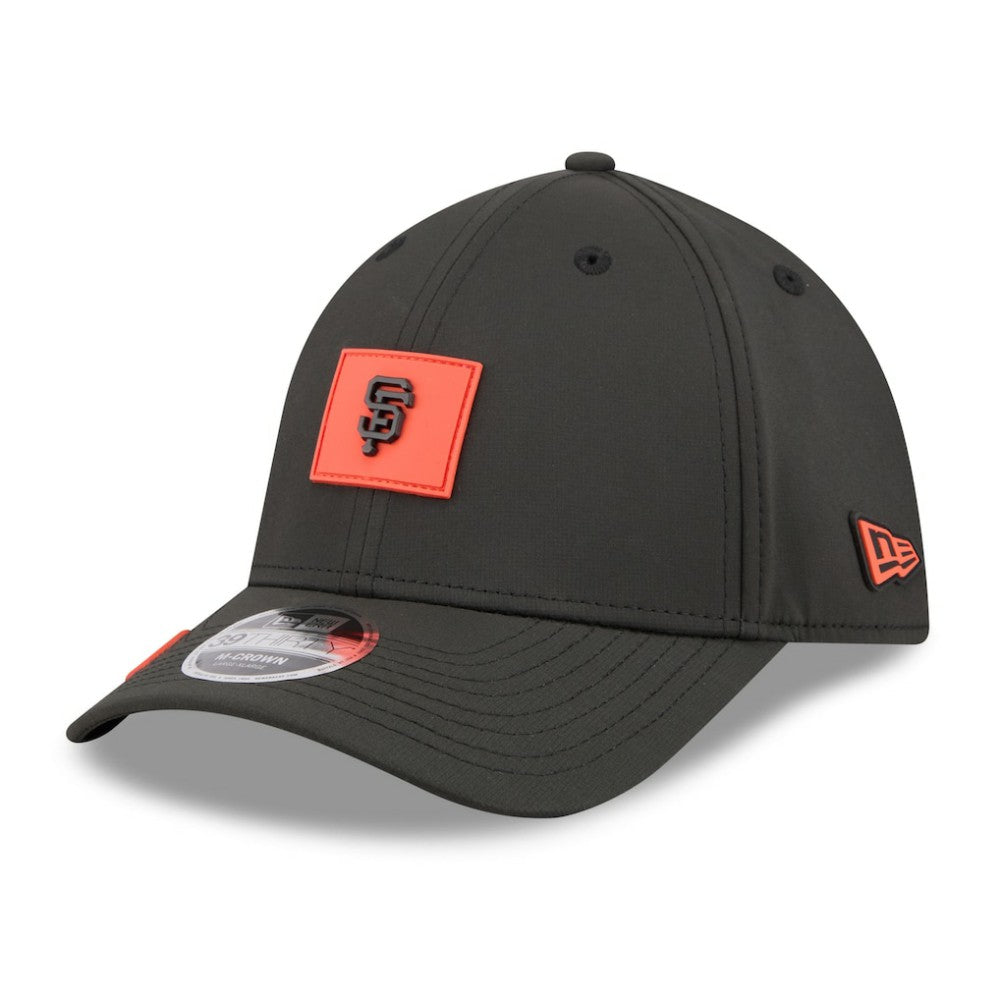 San Francisco Giants 2026 Clubhouse M-Crown 39THIRTY Flex Hat - Black | New Era