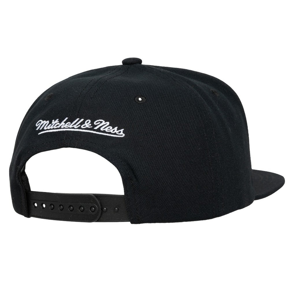 Boston Bruins Mitchell & Ness Legendary Away Snapback Hat