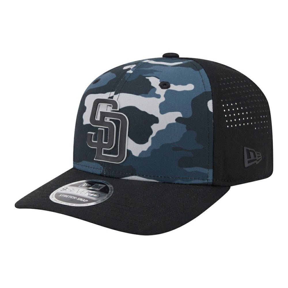 San Diego Padres Tonal Camo 9SEVENTY Stretch-Snap Hat - Black | New Era