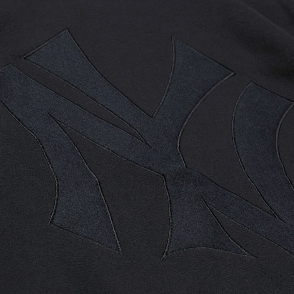 New York Yankees Phantom Fleece Crewneck Sweatshirt - Black | Mitchell & Ness