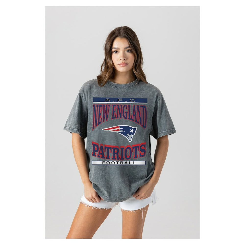 NFL New England Patriots Gameday Couture Women's Oversized Classic Grind Washed T-Shirt