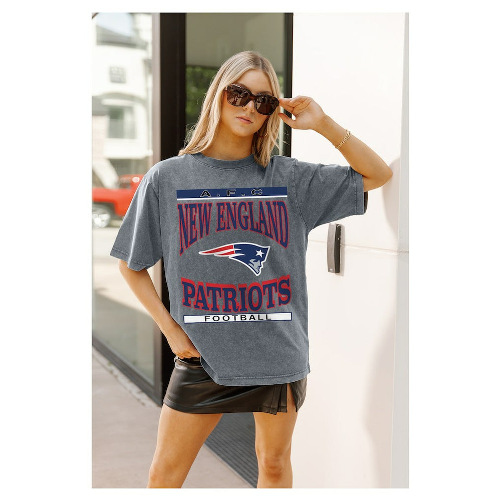 NFL New England Patriots Gameday Couture Women's Oversized Classic Grind Washed T-Shirt
