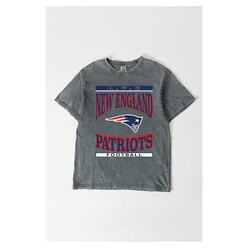 NFL New England Patriots Gameday Couture Women's Oversized Classic Grind Washed T-Shirt
