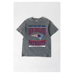 NFL New England Patriots Gameday Couture Women's Oversized Classic Grind Washed T-Shirt