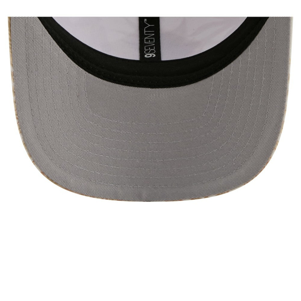 New York Yankees Tonal Palm 9SEVENTY Adjustable Trucker Hat - Tan | New Era