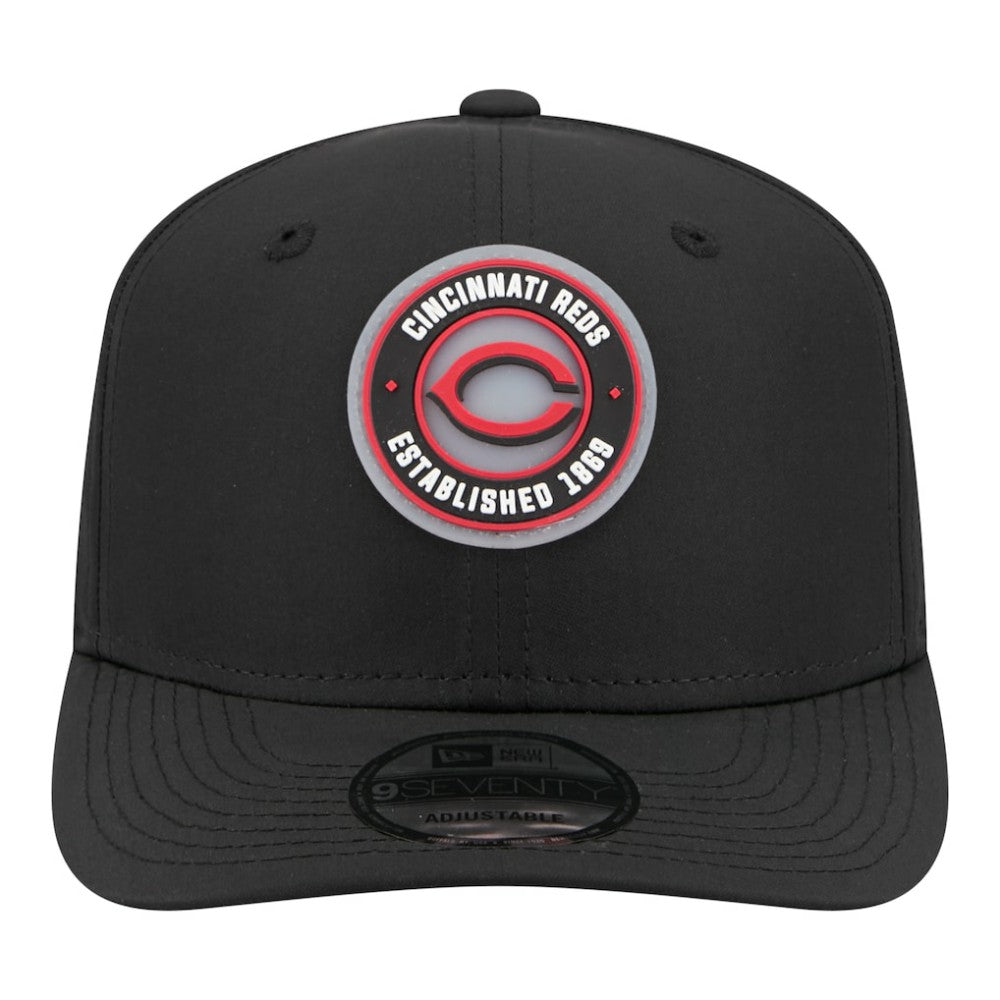 Cincinnati Reds Circle 9SEVENTY Adjustable Hat - Black | New Era