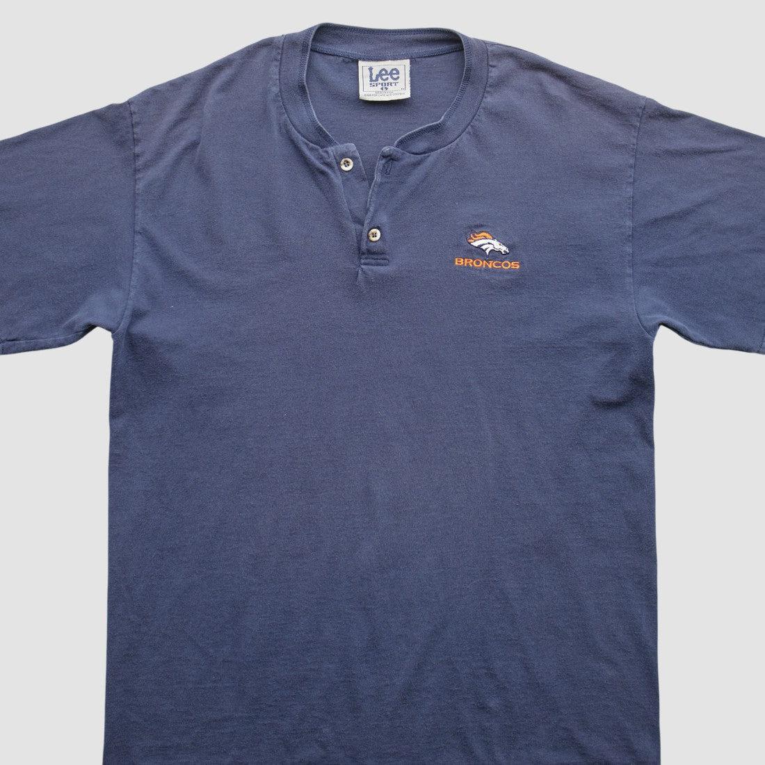 NFL Denver Broncos Lee Apparel 90s T-Shirt