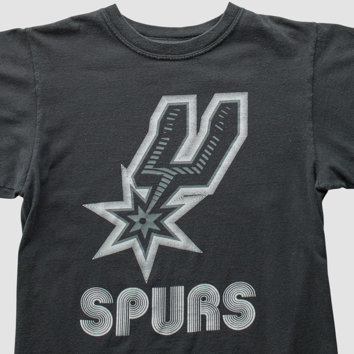 San Antonio Spurs 2000s T-Shirt - Black Vintage | Adidas outlet