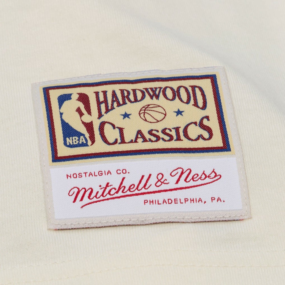 Philadelphia 76ers Hardwood Classics Chainstitch Premium T-Shirt - Cream | Mitchell & Ness discount