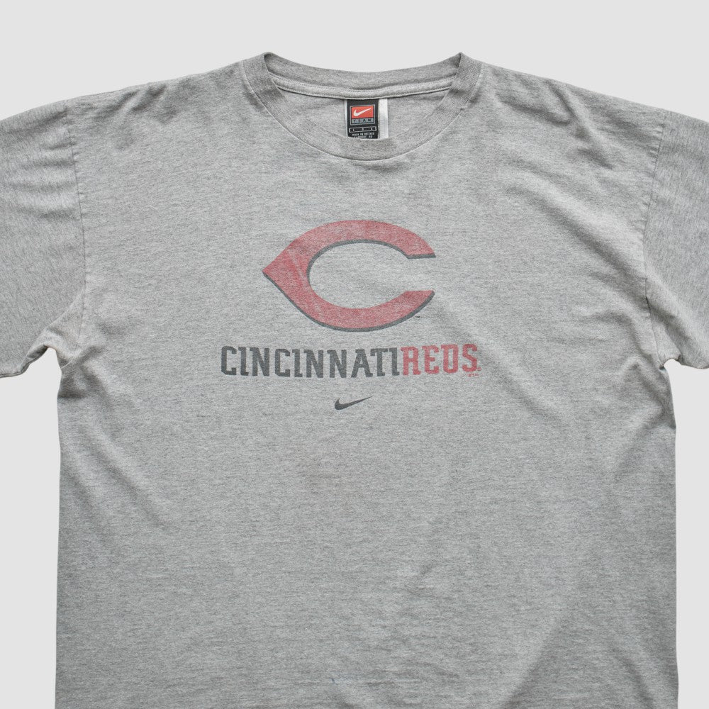 Cincinnati Reds 2000s T-shirt - Heather Gray Vintage | Nike
