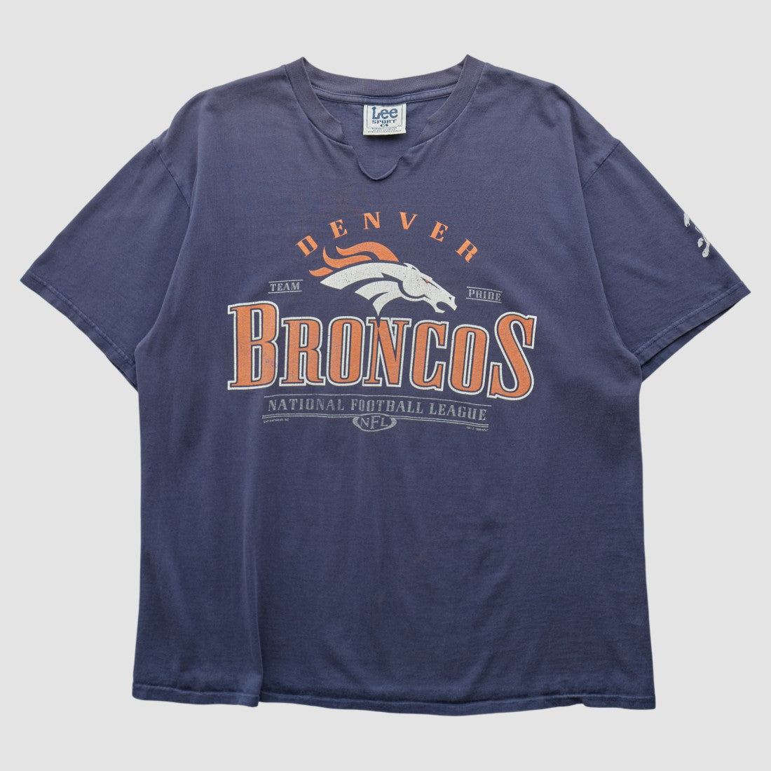 NFL Denver Broncos Lee Apparel 90s T-shirt