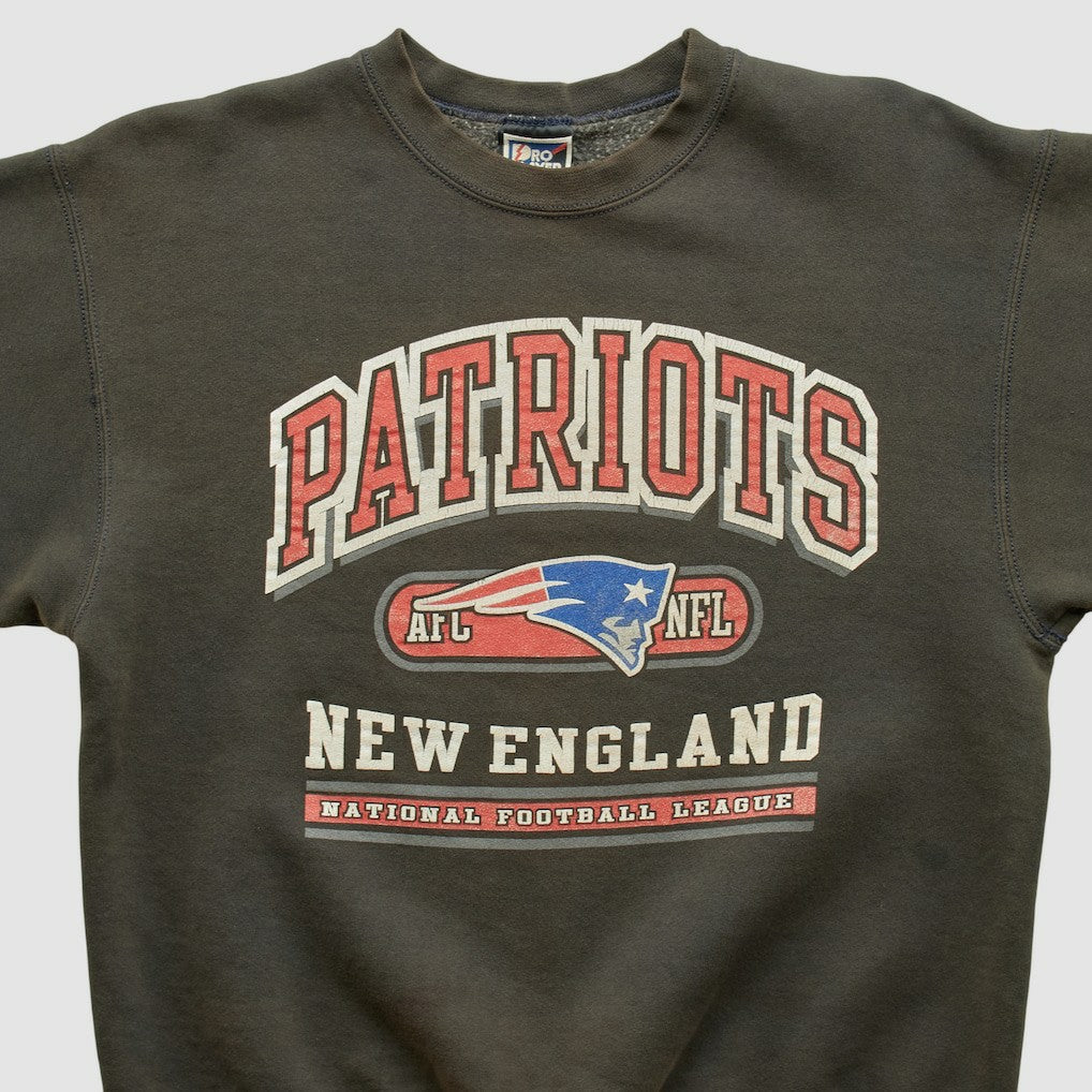 NFL New England Patriots Pro Player 90s Pullover Sweatshirt