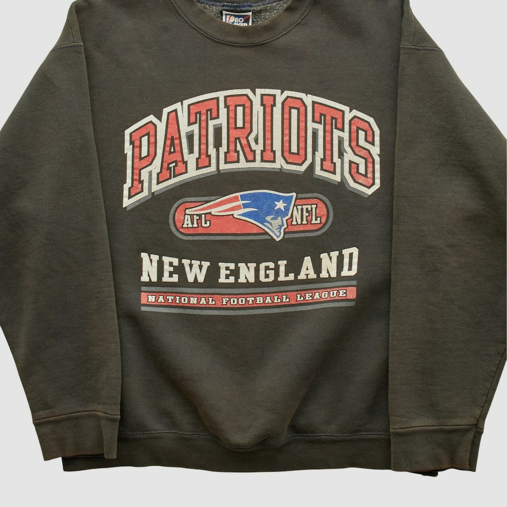 NFL New England Patriots Pro Player 90s Pullover Sweatshirt