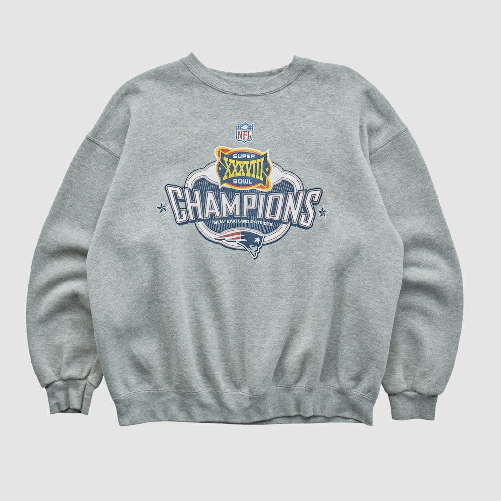 NFL New England Patriots Super Bowl XXXVIII Lee Apparel 2004 Pullover Sweatshirt