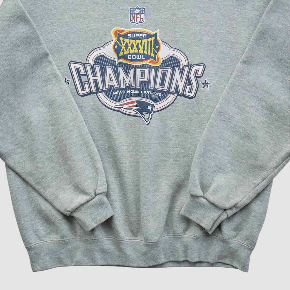 NFL New England Patriots Super Bowl XXXVIII Lee Apparel 2004 Pullover Sweatshirt