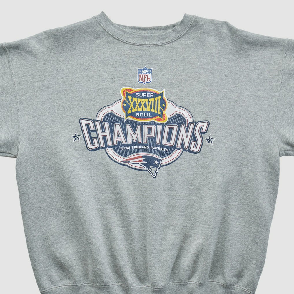 NFL New England Patriots Super Bowl XXXVIII Lee Apparel 2004 Pullover Sweatshirt