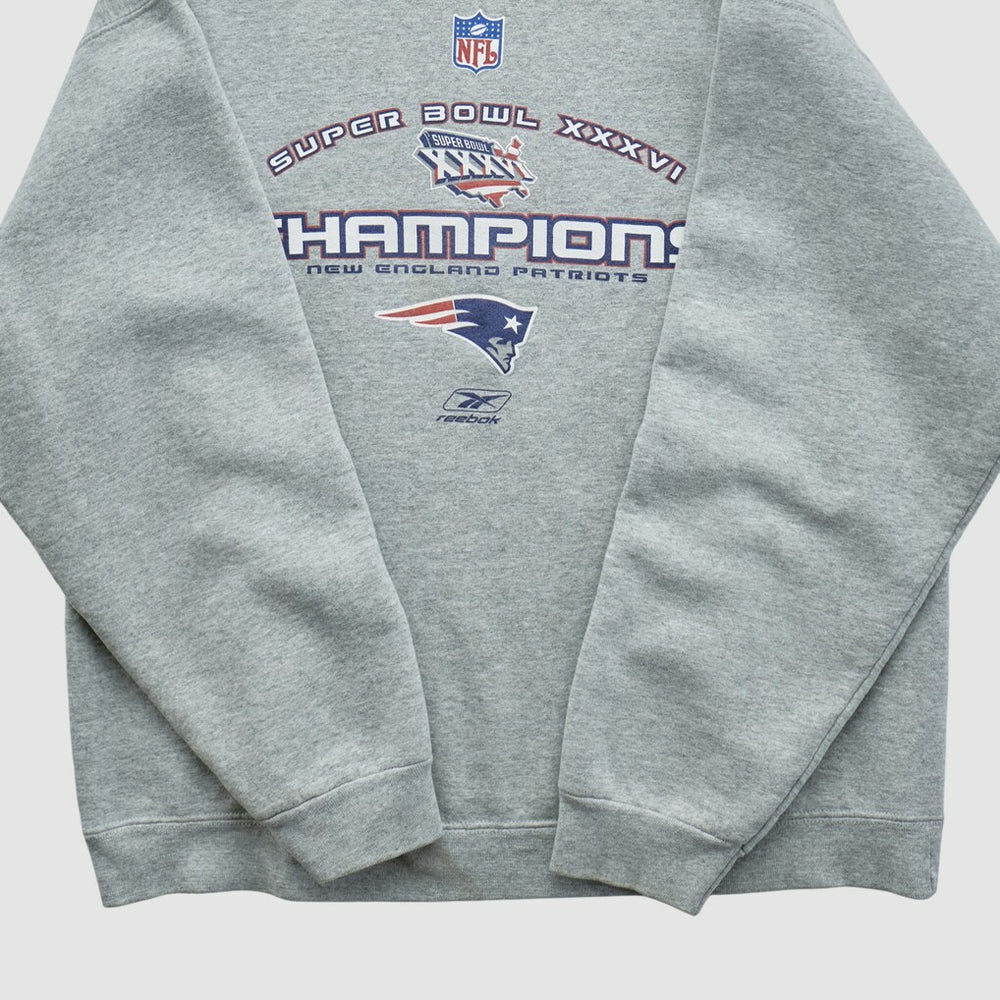 NFL New England Patriots Super Bowl XXXVI Fruit of The Loom 2002 Pullover Sweatshirt