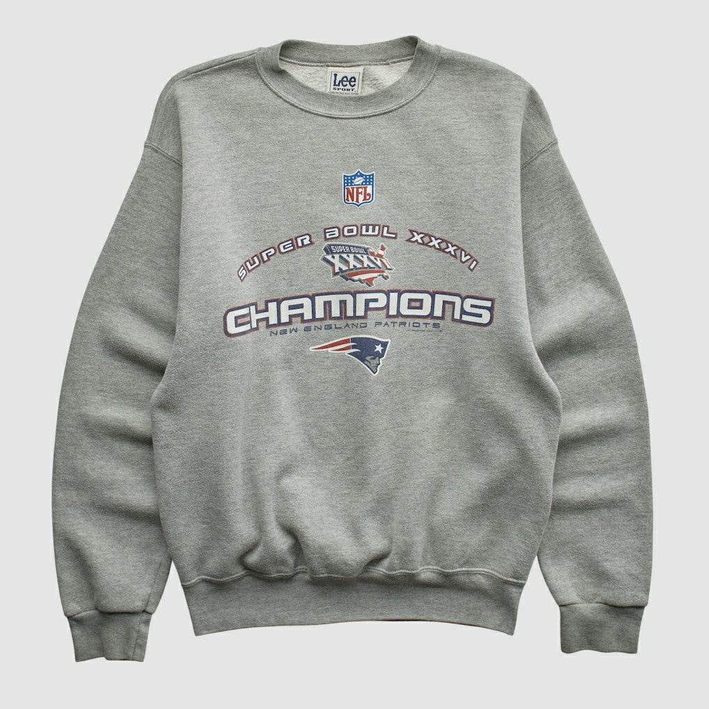 NFL New England Patriots Lee Sport 2002 Pullover Sweatshirt