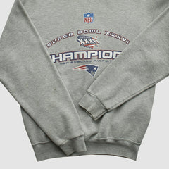 NFL New England Patriots Lee Sport 2002 Pullover Sweatshirt