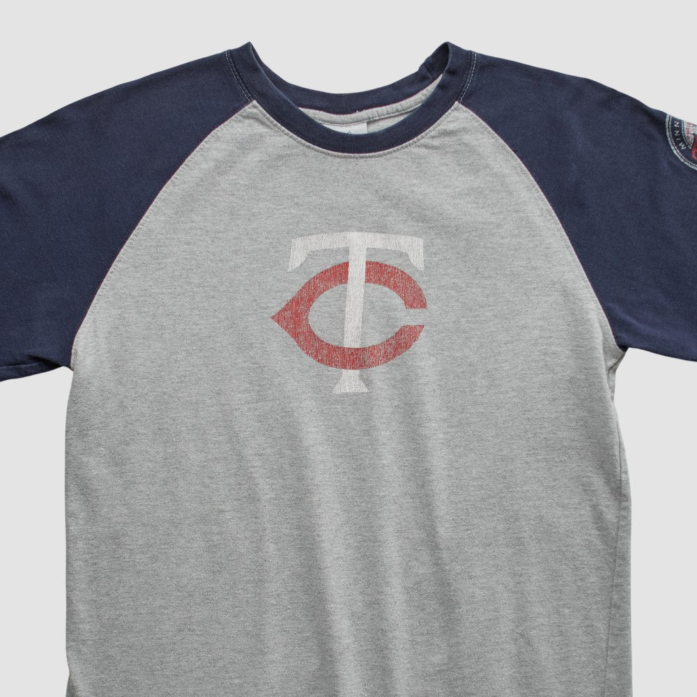 Minnesota Twins Majestic 2000s T-shirt - Heather Gray Vintage