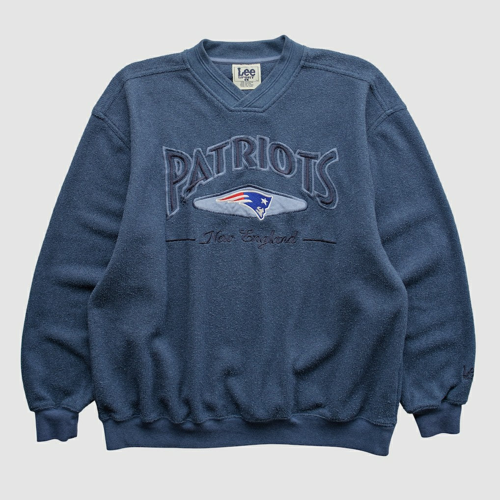 NFL New England Patriots Lee Apparel 90s Pullover Sweatshirt