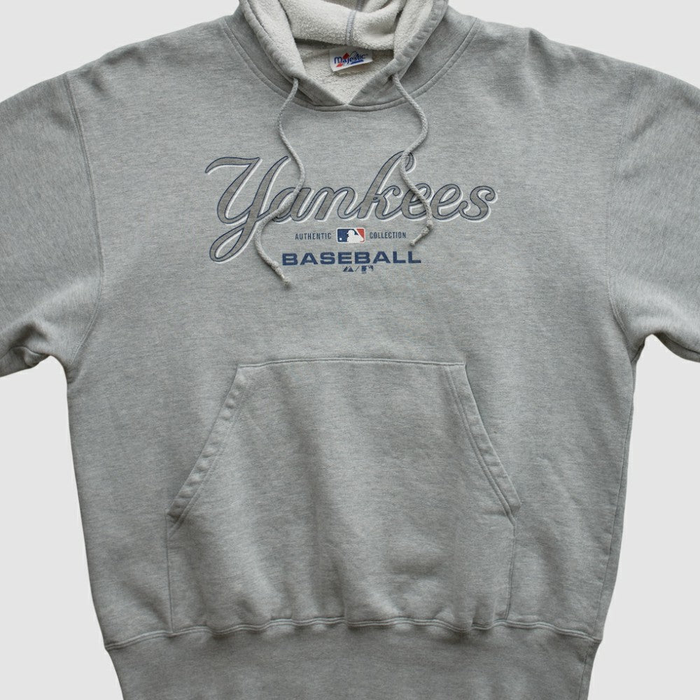 New York Yankees Majestic 2000s Hooded Pullover Sweatshirt - Heather Gray Vintage