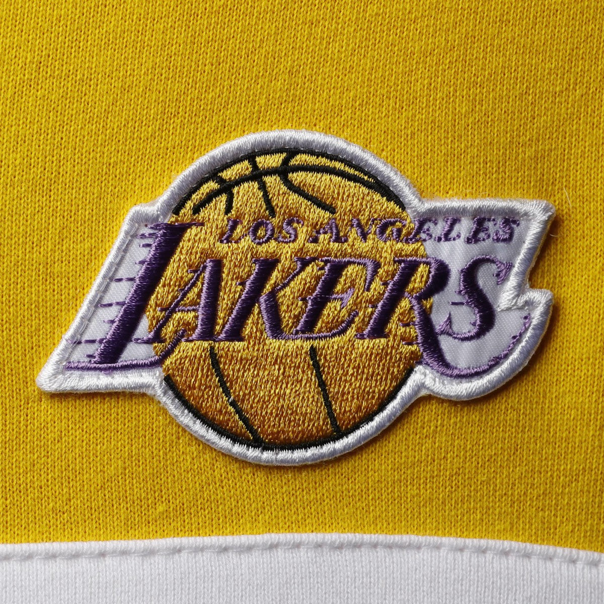 Los Angeles Lakers Head Coach Pullover Hoodie - Gold/Black | Mitchell & Ness on sale