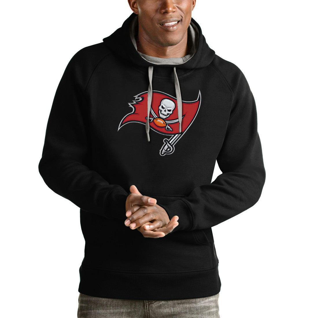 NFL Tampa Bay Buccaneers Antigua Victory Pullover Hoodie