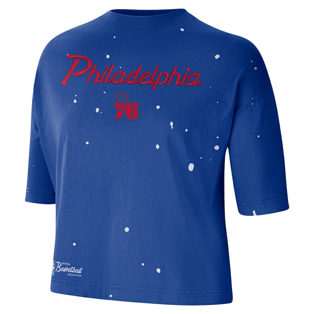 Philadelphia 76ers Women's Courtside Splatter Cropped T-Shirt - Royal | Nike online