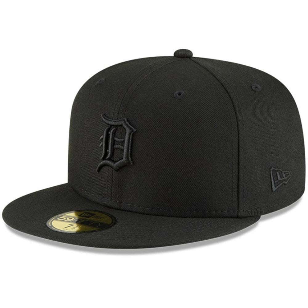 Detroit Tigers Black on Black 59FIFTY Fitted Hat | New Era
