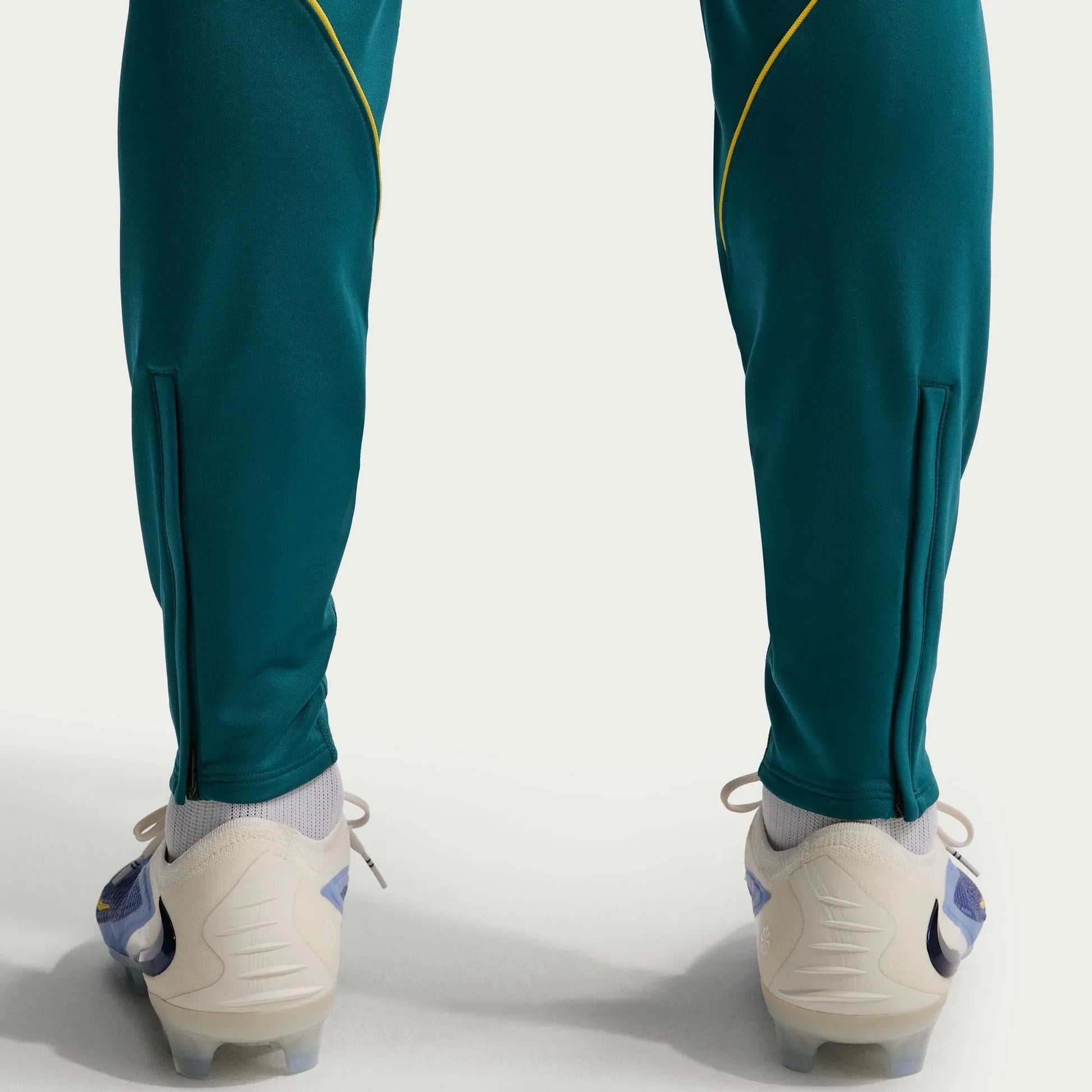 2026-27 Brazil Men's Strike KPZ Pants  | For sale